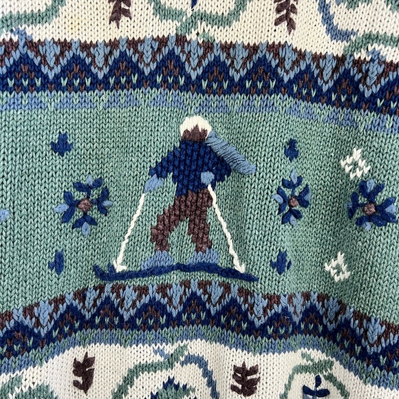 NorthCrest | Vintage Ski Themed Sweater - Picture 3 of 8